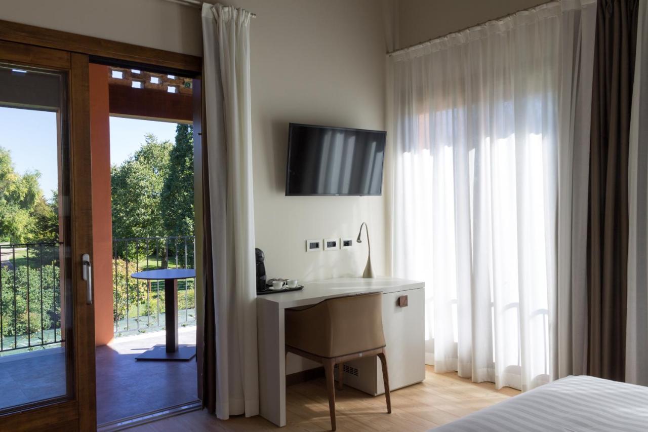 Crystal Luxury House Hotel Fiume Veneto Exterior photo